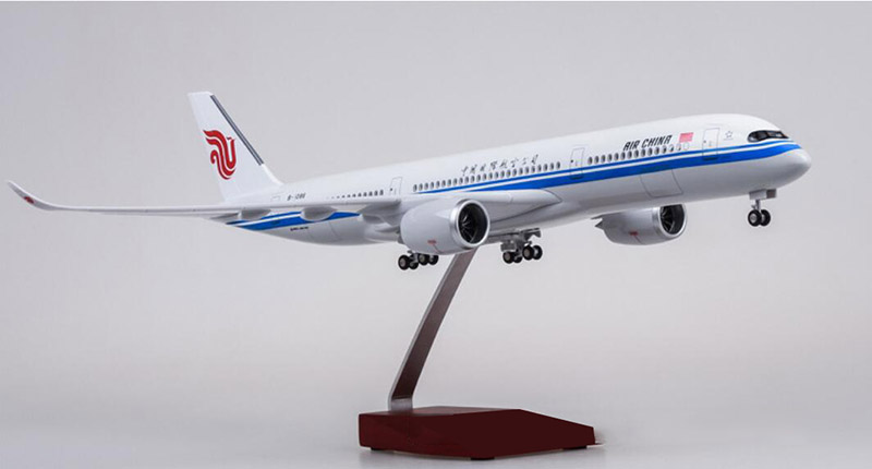 50.5CM Alloy Aircraft Model 1/142 Airbus A350 Airplane China Southern Airline W LED Light&Wheel Diecast Plastic Plane Collection