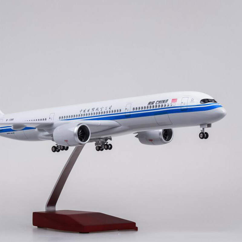 50.5CM Alloy Aircraft Model 1/142 Airbus A350 Airplane China Southern Airline W LED Light&Wheel Diecast Plastic Plane Collection