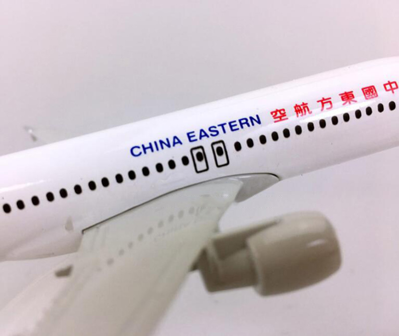 16CM 1:400 landing gear Aircraft Airbus A320-200 model China Eastern airline airplane with base alloy Diecast Plane collectible