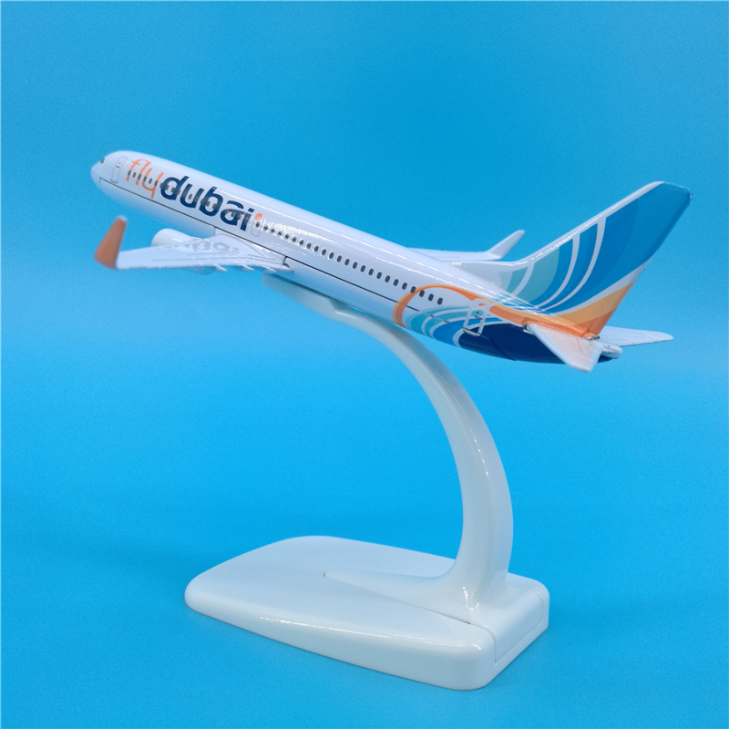 16CM 1/400 Scale landing gear Boeing B737-800 FLY DUBAI airlines airplane model With base wheel Diecast aircraft kids Plane toys 16CM 1/400 Scale landing gear Boeing B737-800 FLY DUBAI airlines airplane model With base wheel Diecast aircraft kids Plane toys