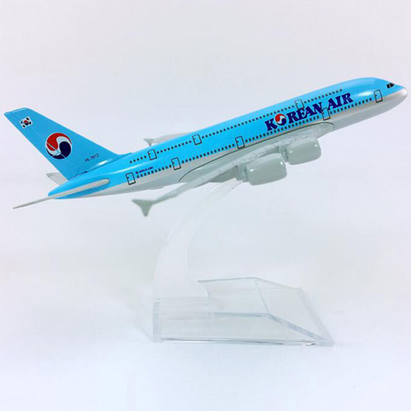 14CM landing gear Diecast Aircraft 1:400 Airbus A380-800 model Korean air airplanes W base airplane collectible display PlaneToy 14CM landing gear Diecast Aircraft 1:400 Airbus A380-800 model Korean air airplanes W base airplane collectible display PlaneToy