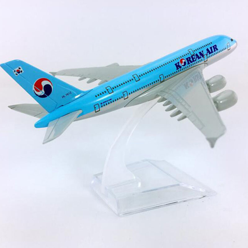 14CM landing gear Diecast Aircraft 1:400 Airbus A380-800 model Korean air airplanes W base airplane collectible display PlaneToy 14CM landing gear Diecast Aircraft 1:400 Airbus A380-800 model Korean air airplanes W base airplane collectible display PlaneToy