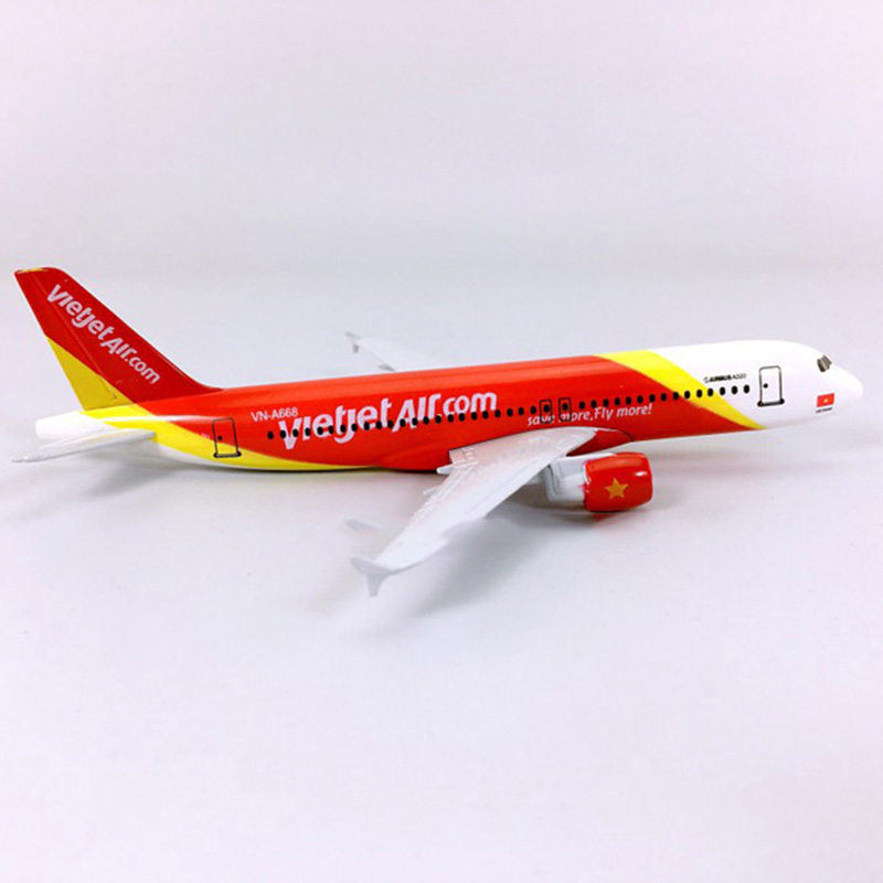 16CM Static aircraft 1:400 Airbus A320-200 model Vietjetair Vietnam airline landing gear with base alloy Airplane display Toys