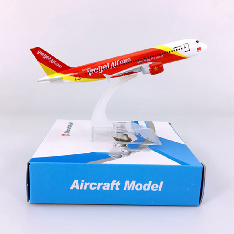 16CM Static aircraft 1:400 Airbus A320-200 model Vietjetair Vietnam airline landing gear with base alloy Airplane display Toys