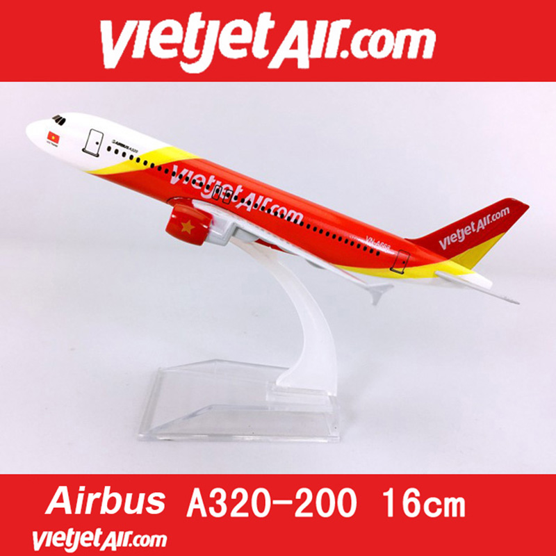 16CM Static aircraft 1:400 Airbus A320-200 model Vietjetair Vietnam airline landing gear with base alloy Airplane display Toys