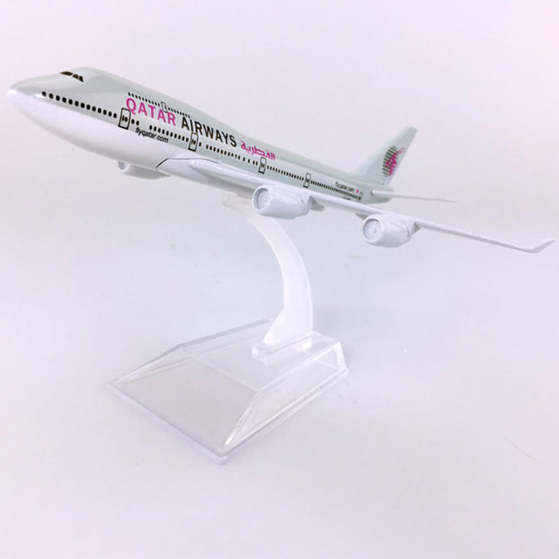 16CM Static Aircraft 1:400 Boeing B747-400 model Air QATAR Airways with base alloy airplane collectible plane display toy Gift