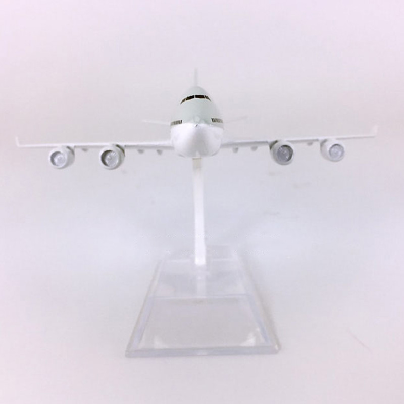 16CM Static Aircraft 1:400 Boeing B747-400 model Air QATAR Airways with base alloy airplane collectible plane display toy Gift