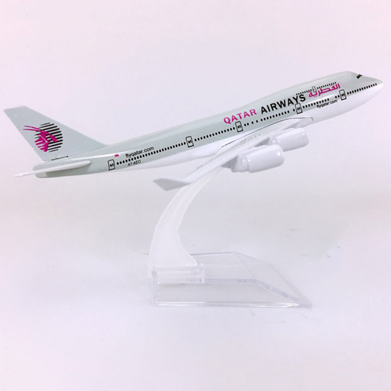 16CM Static Aircraft 1:400 Boeing B747-400 model Air QATAR Airways with base alloy airplane collectible plane display toy Gift