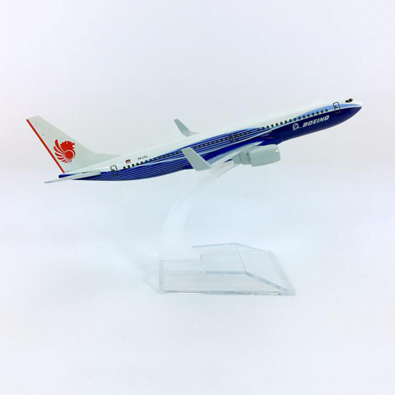 16CM 1/400 Boeing B737-900 model Aircraft Lion Air airlines airplane landing gear W base Alloy diecast airplane gifts Plane toys