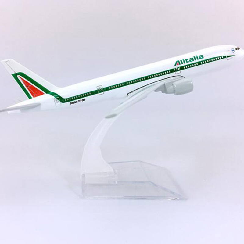 16CM Alitalia airplane 1:400 scale Boeing B777-200 model Italy airplane with base alloy collectible Plane display toy Gift
