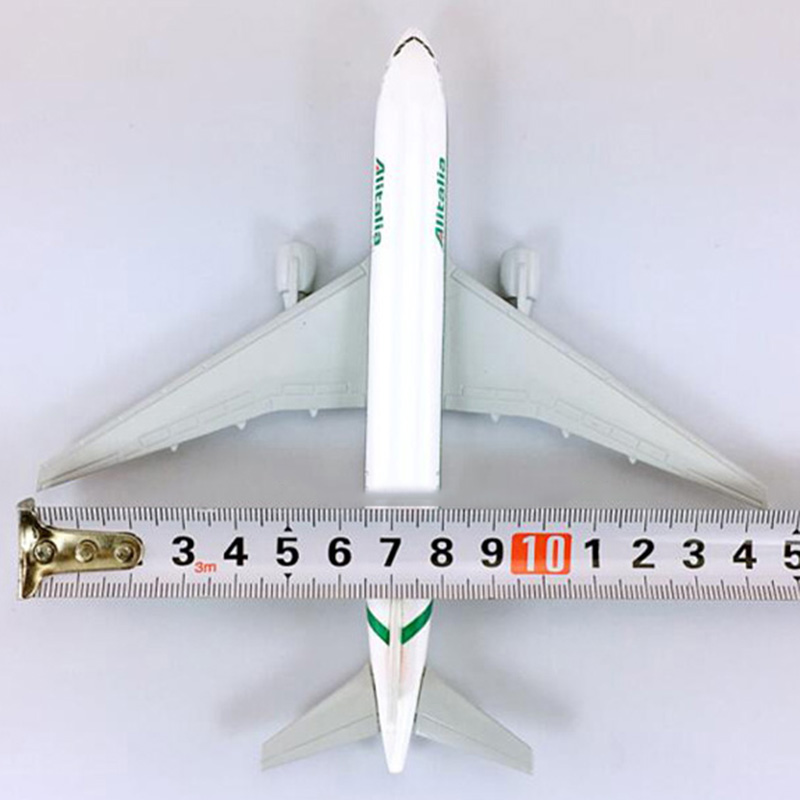 16CM Alitalia airplane 1:400 scale Boeing B777-200 model Italy airplane with base alloy collectible Plane display toy Gift