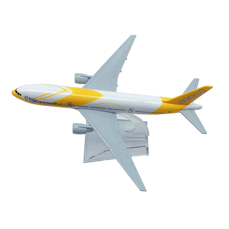 16CM 1:400 Airplane 777 B777 Model with Base Alloy Aircraft Plane Toy Model Fly SCOOT Airline B777 Plane Model Toys Gifts Show