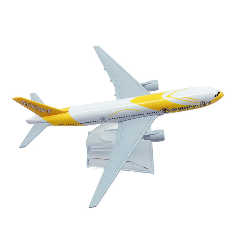 16CM 1:400 Airplane 777 B777 Model with Base Alloy Aircraft Plane Toy Model Fly SCOOT Airline B777 Plane Model Toys Gifts Show