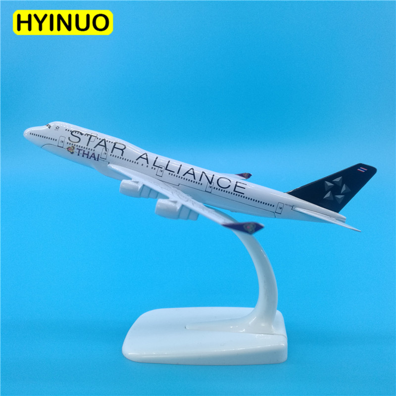 16CM 1:400 Boeing B747-400 model Aircraft landing gear Star Alliance airline w base alloy airplane collectible display PlaneGift 16CM 1:400 Boeing B747-400 model Aircraft landing gear Star Alliance airline w base alloy airplane collectible display PlaneGift