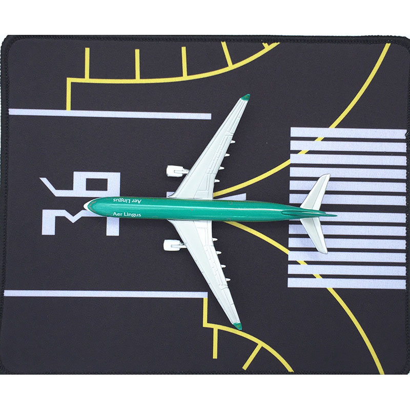 1:400 Airport Passenger aircraft runway model Civil airliner Airbus Boeing plane model aircraft scene display toy also mouse pad