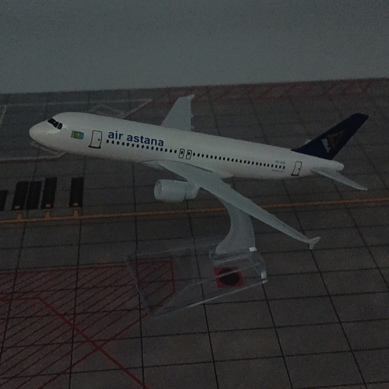 16CM 1:400 landing gear Aircraft Airbus A320-200 model Air Astana airways W Stand base alloy Diecast plane collectible display 16CM 1:400 landing gear Aircraft Airbus A320-200 model Air Astana airways W Stand base alloy Diecast plane collectible display