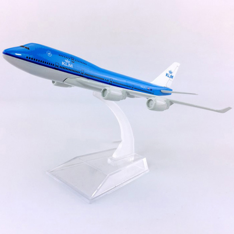 16CM Diecast Aircraft 1:400 Boeing B747-400 model Dutch Airlines KLM with base alloy airplane collectible Plane display toy Gift