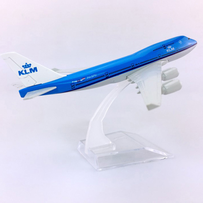 16CM Diecast Aircraft 1:400 Boeing B747-400 model Dutch Airlines KLM with base alloy airplane collectible Plane display toy Gift