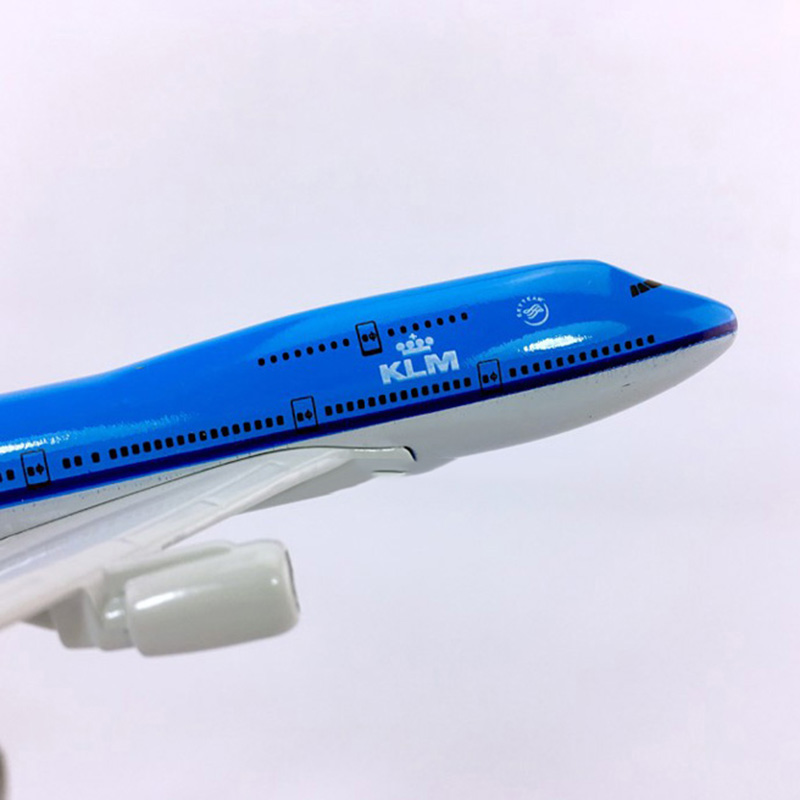 16CM Diecast Aircraft 1:400 Boeing B747-400 model Dutch Airlines KLM with base alloy airplane collectible Plane display toy Gift