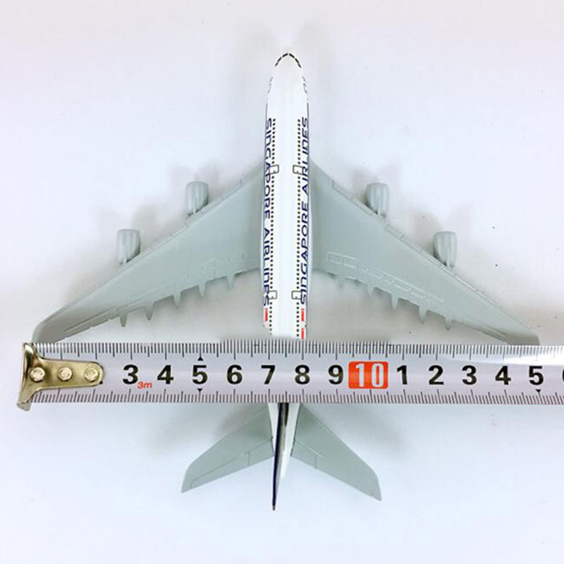 14CM 1:400 Airbus A380-800 model aircraft Singapore airplanes landing gear with base Diecast Airplane display toy collectible 14CM 1:400 Airbus A380-800 model aircraft Singapore airplanes landing gear with base Diecast Airplane display toy collectible