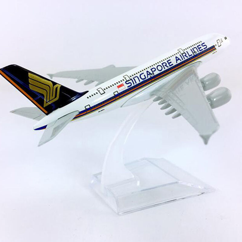 14CM 1:400 Airbus A380-800 model aircraft Singapore airplanes landing gear with base Diecast Airplane display toy collectible 14CM 1:400 Airbus A380-800 model aircraft Singapore airplanes landing gear with base Diecast Airplane display toy collectible