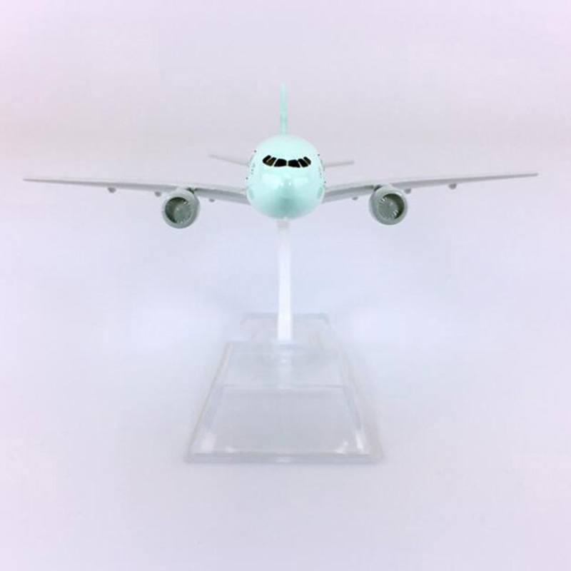 16CM Canada aviation Diecast Airplaen 1:400 Scale Boeing B777-200 model alloy aircraft with base collectible display toy plane