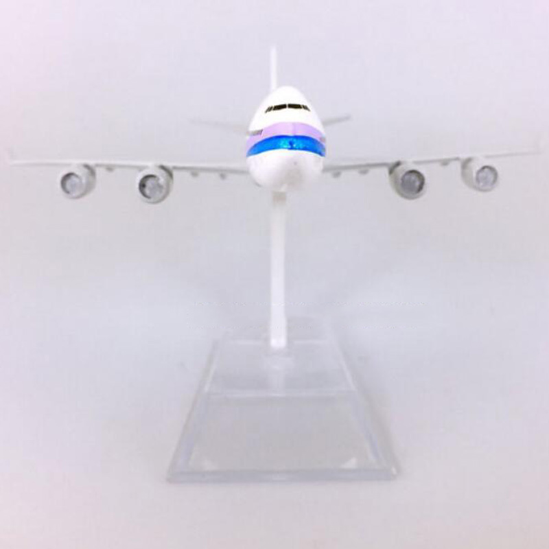 16CM 1:400 airbus Boeing B747-400 model Aircraft China airlines landing gear with base alloy Diecast aircraft display Toys plane