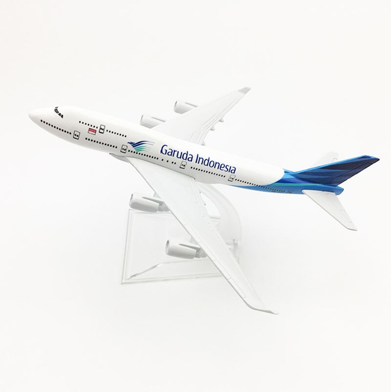 12CM 1:400 landing gear Aircraft Boeing B747-400 model simulation Garuda Indonesia Plane W base airbus alloy airplane displayToy 12CM 1:400 landing gear Aircraft Boeing B747-400 model simulation Garuda Indonesia Plane W base airbus alloy airplane displayToy
