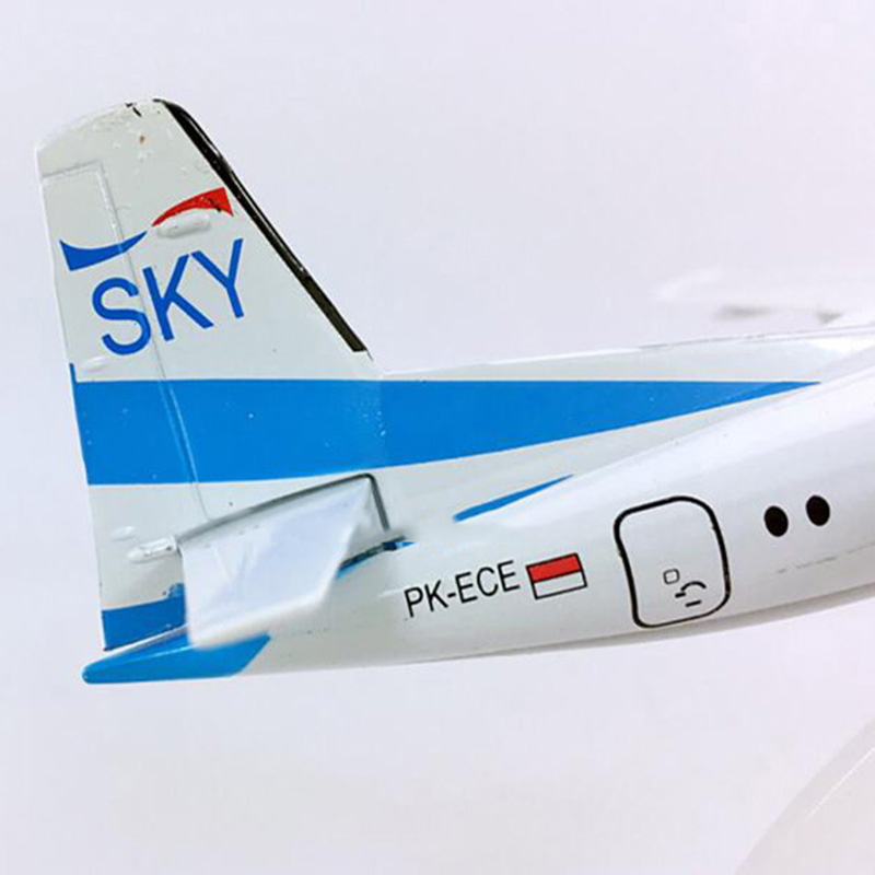 16CM 1:400 Scale FK50 PK-ECE model Garuda Indonesia airlines aircraft landing gear With base alloy plane display collection Toys 16CM 1:400 Scale FK50 PK-ECE model Garuda Indonesia airlines aircraft landing gear With base alloy plane display collection Toys