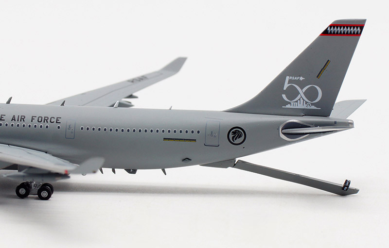 Diecast Alloy 1:400 Scale Singapore Airlines MRTT Aerial Tanker 761 Planes Model Toy Airplane Air Aircraft Plane Collection Gift Diecast Alloy 1:400 Scale Singapore Airlines MRTT Aerial Tanker 761 Planes Model Toy Airplane Air Aircraft Plane Collection Gift