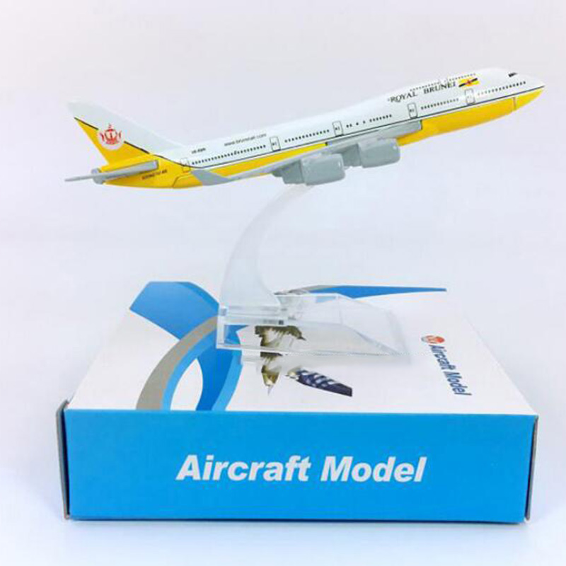 16CM landing gear Aircraft 1:400 Boeing B747-400 model Royal Brunei airlines W base airbus alloy Diecast Airplane display plane