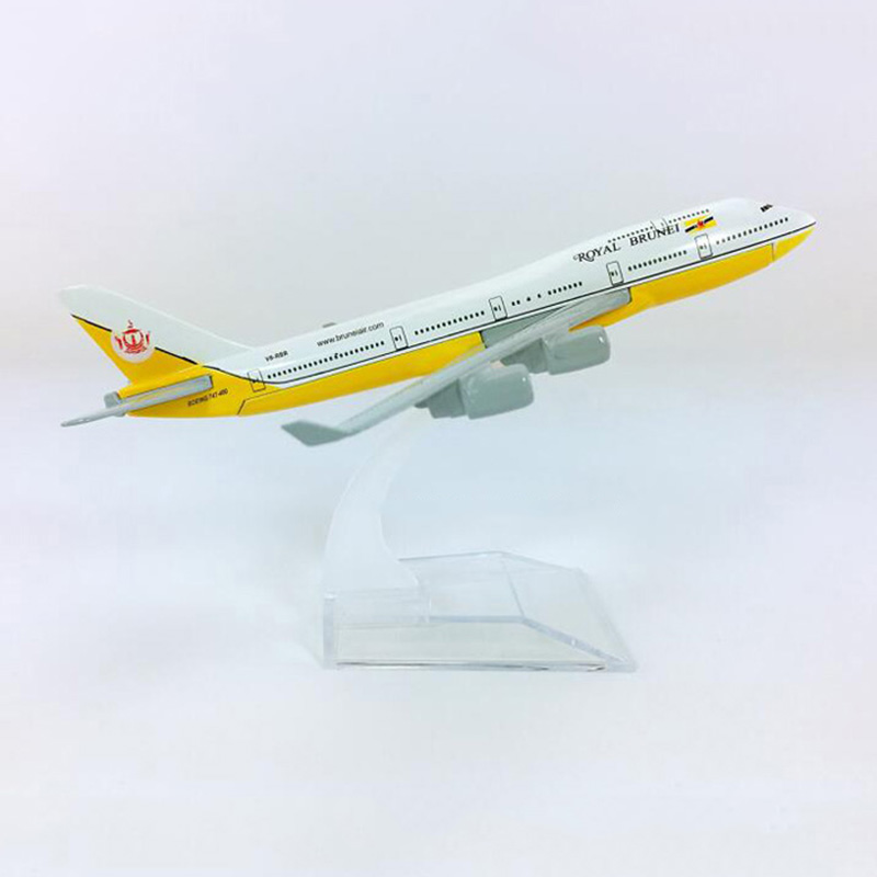 16CM landing gear Aircraft 1:400 Boeing B747-400 model Royal Brunei airlines W base airbus alloy Diecast Airplane display plane