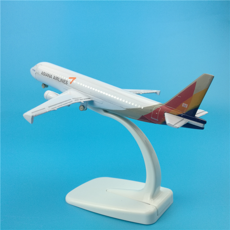 16CM 1:400 landing gear Aircraft Airbus A320-200 model Korean Asiana airways airlines W base alloy airplane collectible Plane 16CM 1:400 landing gear Aircraft Airbus A320-200 model Korean Asiana airways airlines W base alloy airplane collectible Plane
