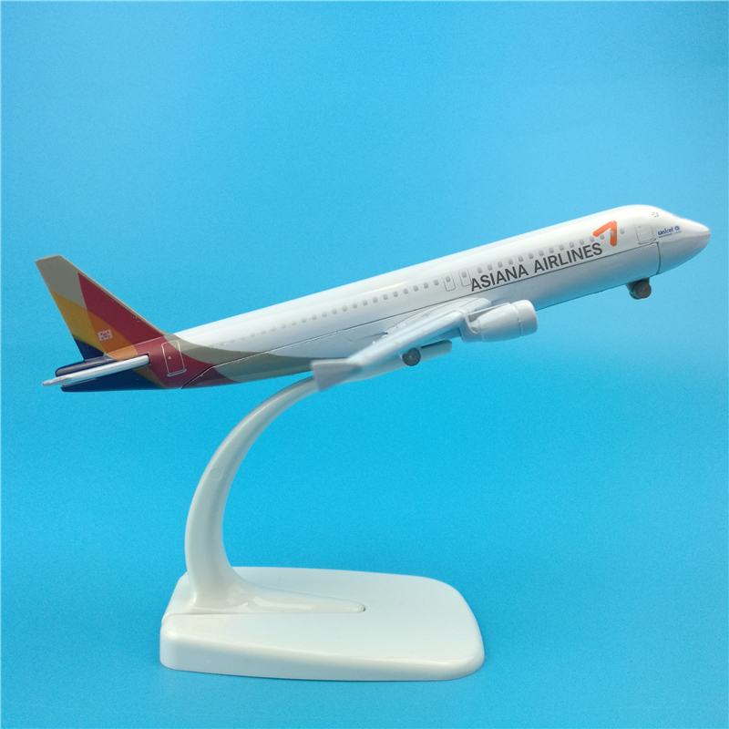 16CM 1:400 landing gear Aircraft Airbus A320-200 model Korean Asiana airways airlines W base alloy airplane collectible Plane 16CM 1:400 landing gear Aircraft Airbus A320-200 model Korean Asiana airways airlines W base alloy airplane collectible Plane