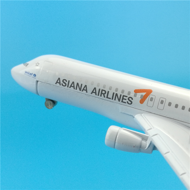 16CM 1:400 landing gear Aircraft Airbus A320-200 model Korean Asiana airways airlines W base alloy airplane collectible Plane 16CM 1:400 landing gear Aircraft Airbus A320-200 model Korean Asiana airways airlines W base alloy airplane collectible Plane