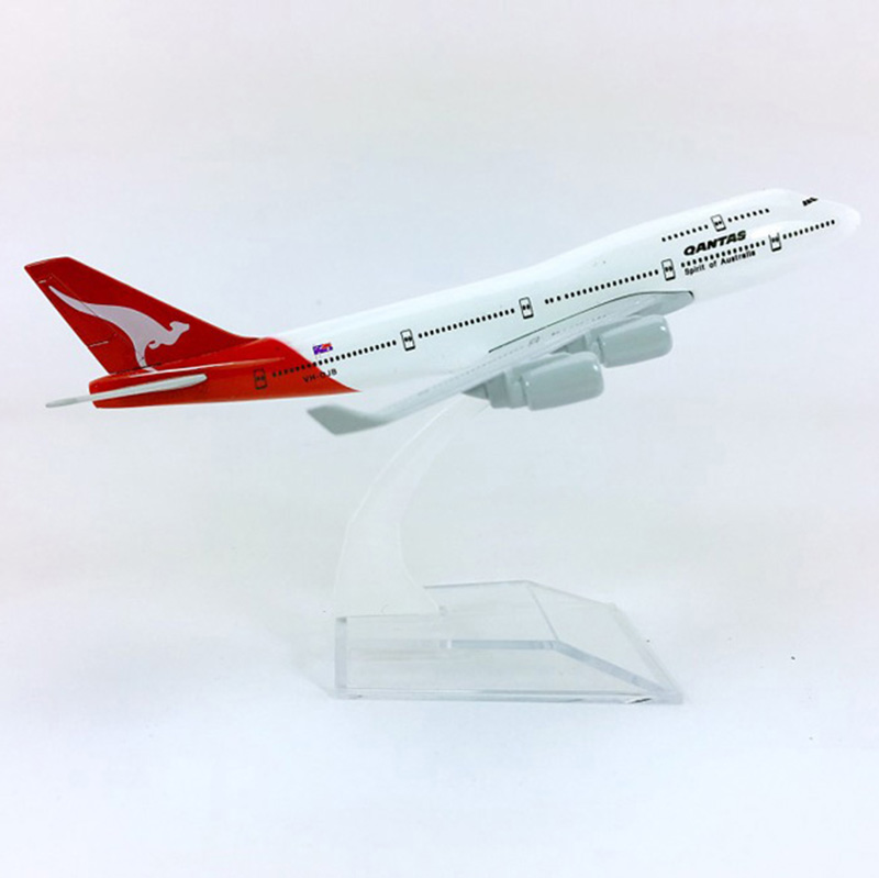 16CM Diecast Aircraft 1:400 Boeing B747-400 model QANTAS Australia airline with base alloy airplane display collection ChildGift 16CM Diecast Aircraft 1:400 Boeing B747-400 model QANTAS Australia airline with base alloy airplane display collection ChildGift
