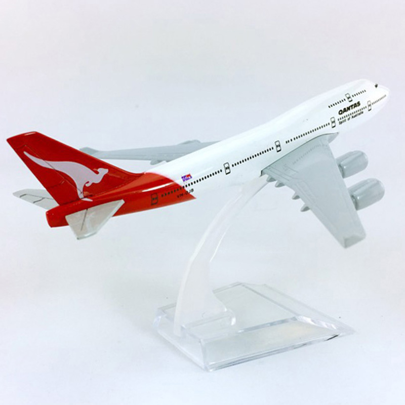 16CM Diecast Aircraft 1:400 Boeing B747-400 model QANTAS Australia airline with base alloy airplane display collection ChildGift 16CM Diecast Aircraft 1:400 Boeing B747-400 model QANTAS Australia airline with base alloy airplane display collection ChildGift
