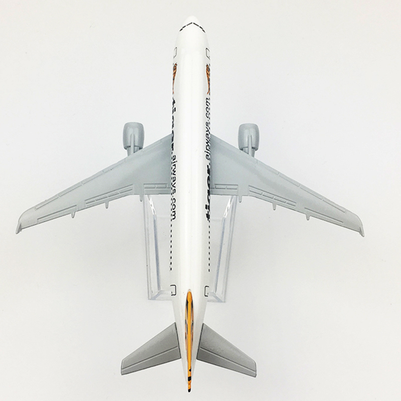 16CM 1:400 Airbus A320 model Air tiger airways airline With landing gear base alloy aircraft Diecasting Toys plane display Gift