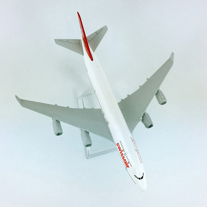 16CM aircraft model 1:400 Boeing B747-400 Switzerland airlines SWISSAIR W base airbus alloy Diecast plane collectible displayToy 16CM aircraft model 1:400 Boeing B747-400 Switzerland airlines SWISSAIR W base airbus alloy Diecast plane collectible displayToy