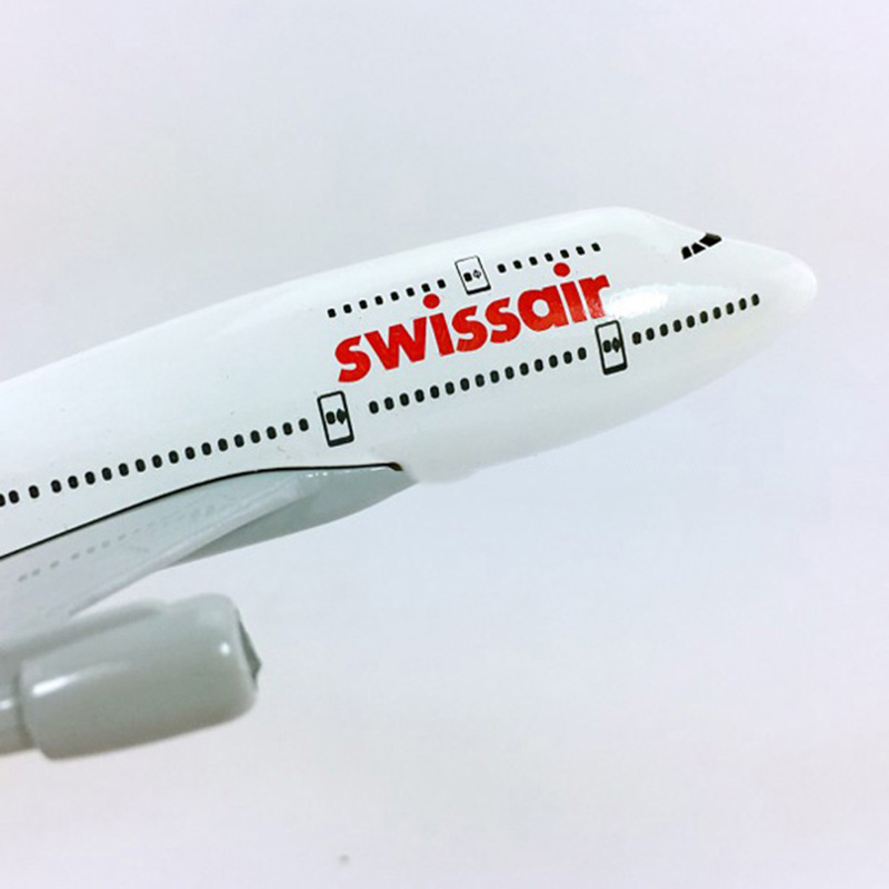 16CM aircraft model 1:400 Boeing B747-400 Switzerland airlines SWISSAIR W base airbus alloy Diecast plane collectible displayToy 16CM aircraft model 1:400 Boeing B747-400 Switzerland airlines SWISSAIR W base airbus alloy Diecast plane collectible displayToy