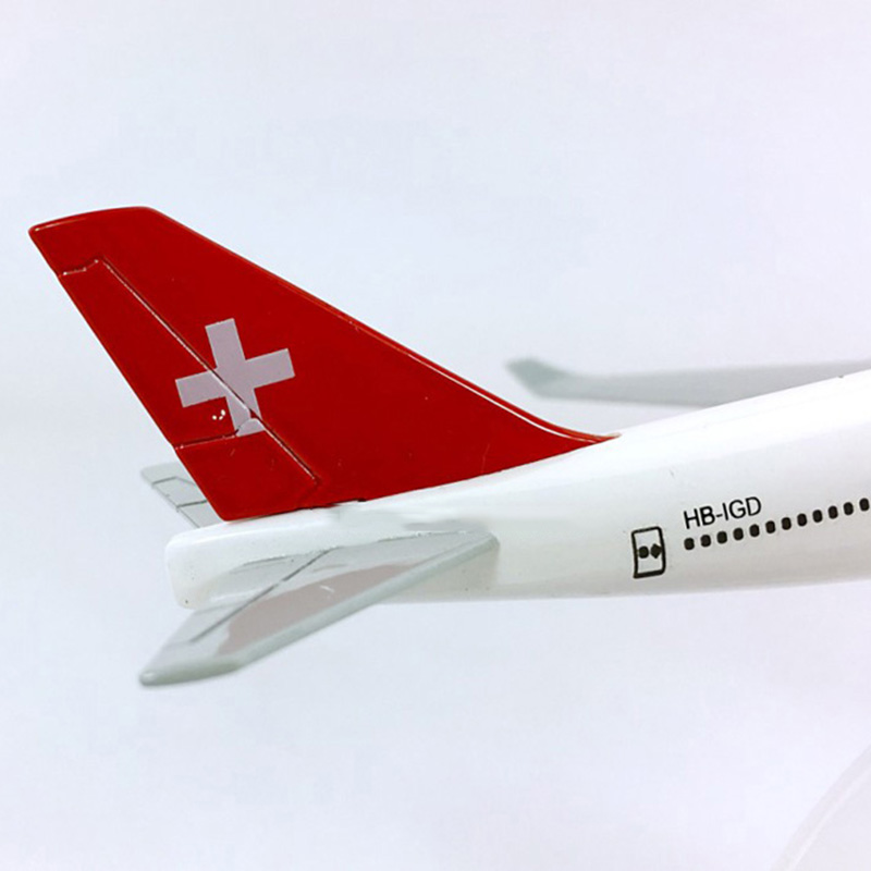 16CM aircraft model 1:400 Boeing B747-400 Switzerland airlines SWISSAIR W base airbus alloy Diecast plane collectible displayToy 16CM aircraft model 1:400 Boeing B747-400 Switzerland airlines SWISSAIR W base airbus alloy Diecast plane collectible displayToy