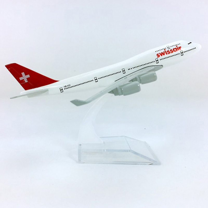 16CM aircraft model 1:400 Boeing B747-400 Switzerland airlines SWISSAIR W base airbus alloy Diecast plane collectible displayToy 16CM aircraft model 1:400 Boeing B747-400 Switzerland airlines SWISSAIR W base airbus alloy Diecast plane collectible displayToy