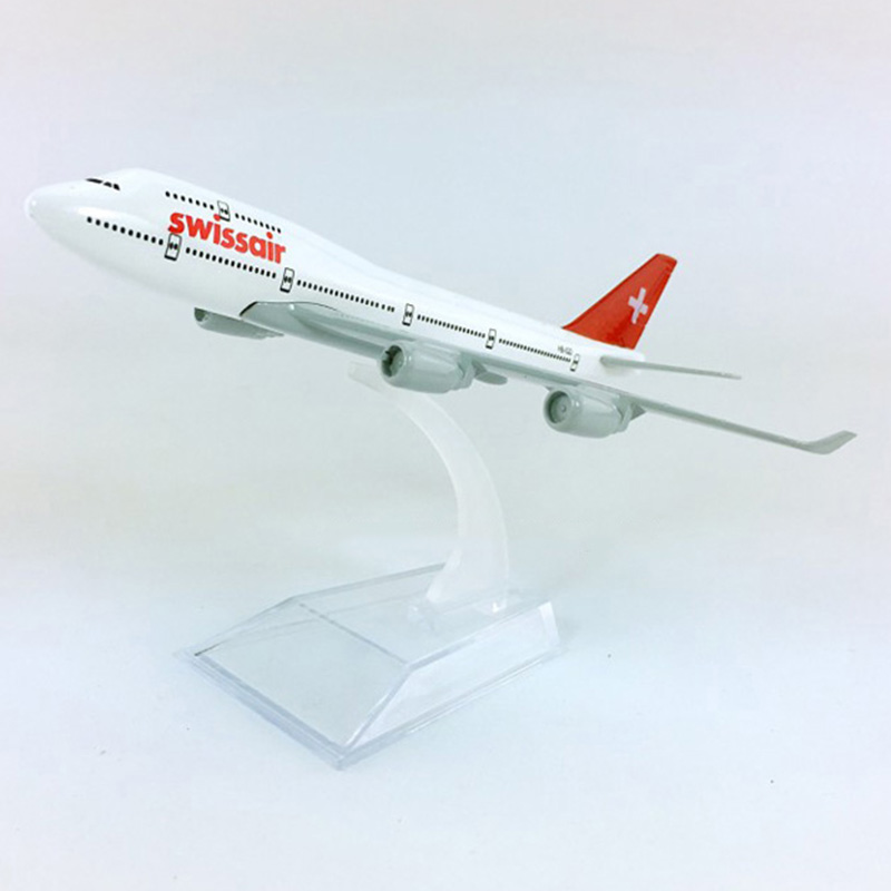 16CM aircraft model 1:400 Boeing B747-400 Switzerland airlines SWISSAIR W base airbus alloy Diecast plane collectible displayToy 16CM aircraft model 1:400 Boeing B747-400 Switzerland airlines SWISSAIR W base airbus alloy Diecast plane collectible displayToy