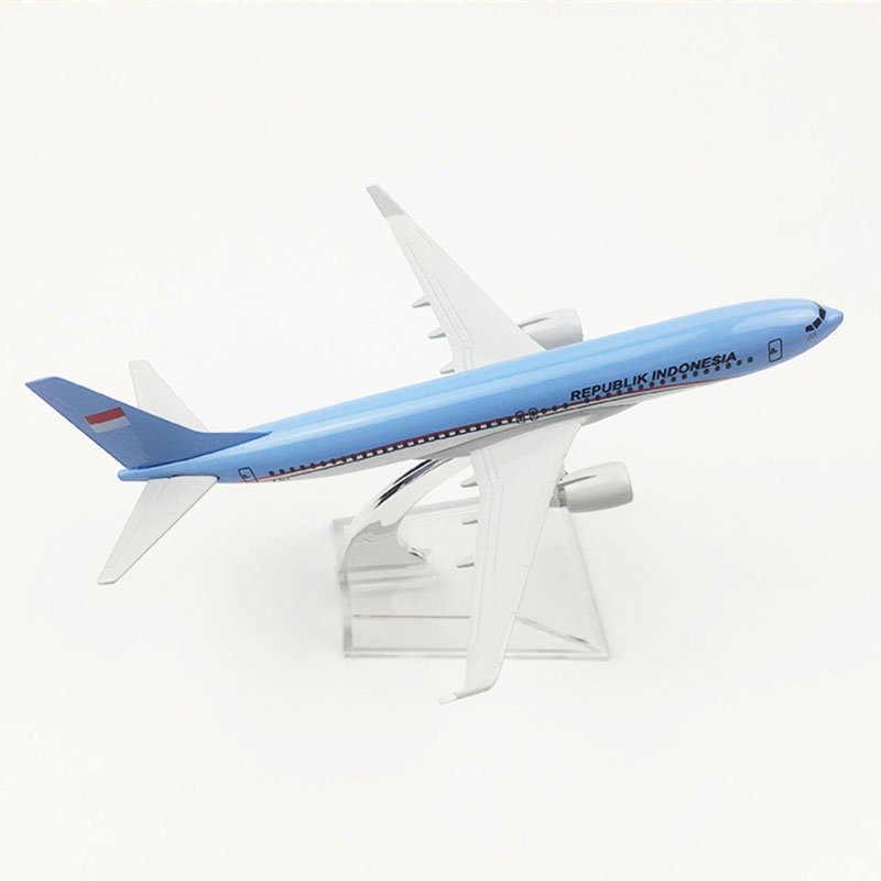 16CM 1/400 SCALE Boeing B737 REPUBLIK INDONESIA airlines airplane model toys aircraft diecast plastic alloy plane gifts for kids