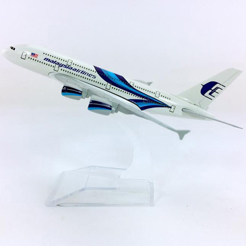 14CM Static aircraft 1:400 Airbus A380-800 model Malaysia airplane landing gear with base alloy plane collectible display toy co