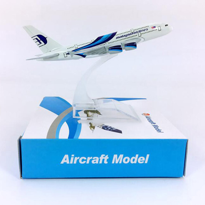 14CM Static aircraft 1:400 Airbus A380-800 model Malaysia airplane landing gear with base alloy plane collectible display toy co