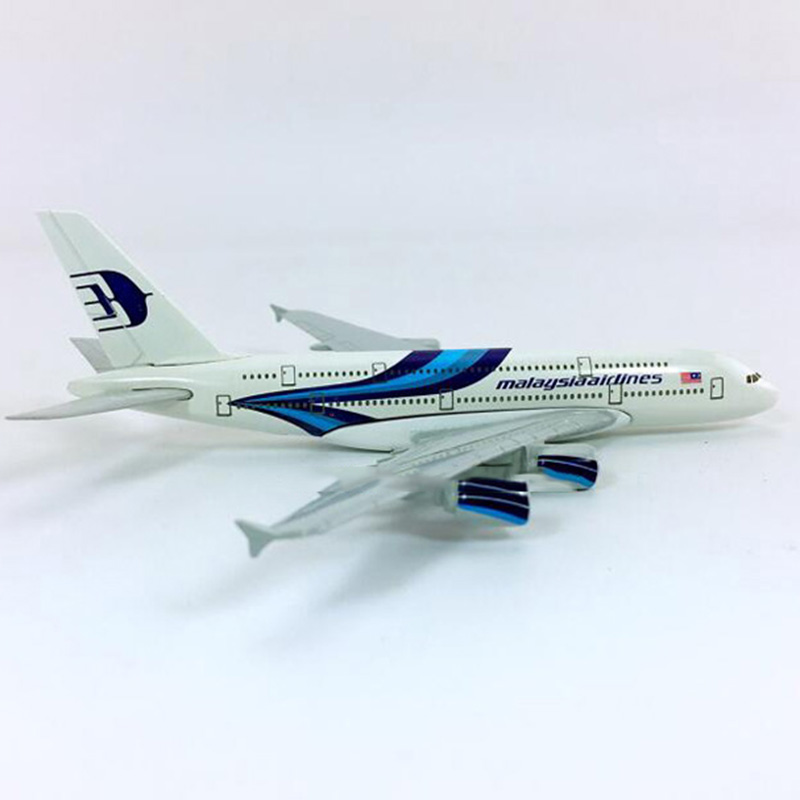 14CM Static aircraft 1:400 Airbus A380-800 model Malaysia airplane landing gear with base alloy plane collectible display toy co