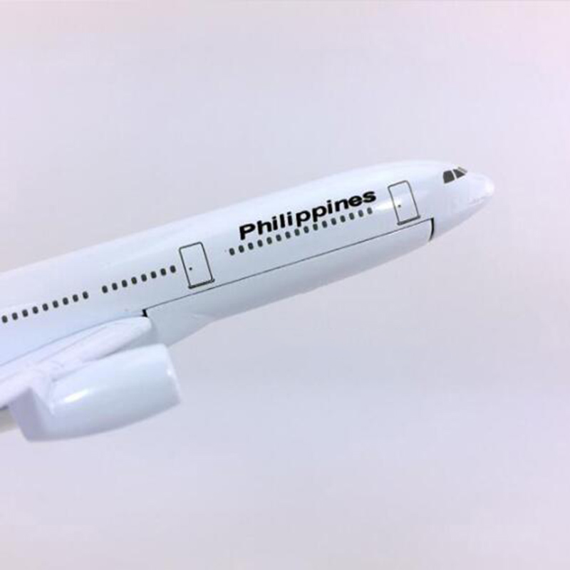 16CM Philippines airplane 1:400 Scale Air Airbus 330-300 model with base alloy aircraft collectible display plane toy model Gift