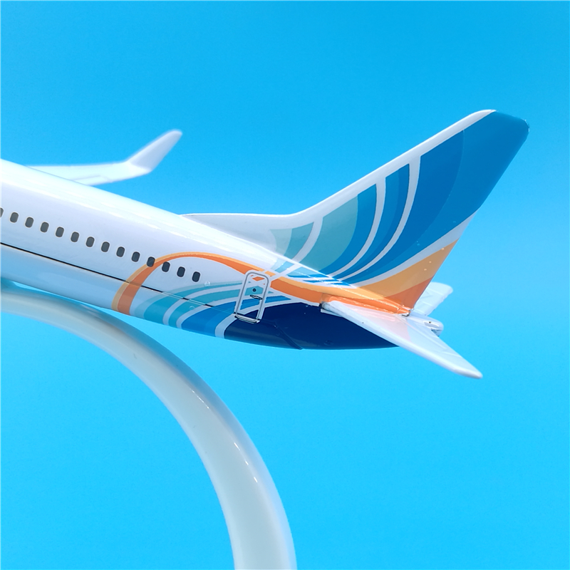 Standing aviation model 16CM1 / 400 scale Boeing B737-800 FLY Dubai Airlines aircraft model die-cast plastic alloy aircraft