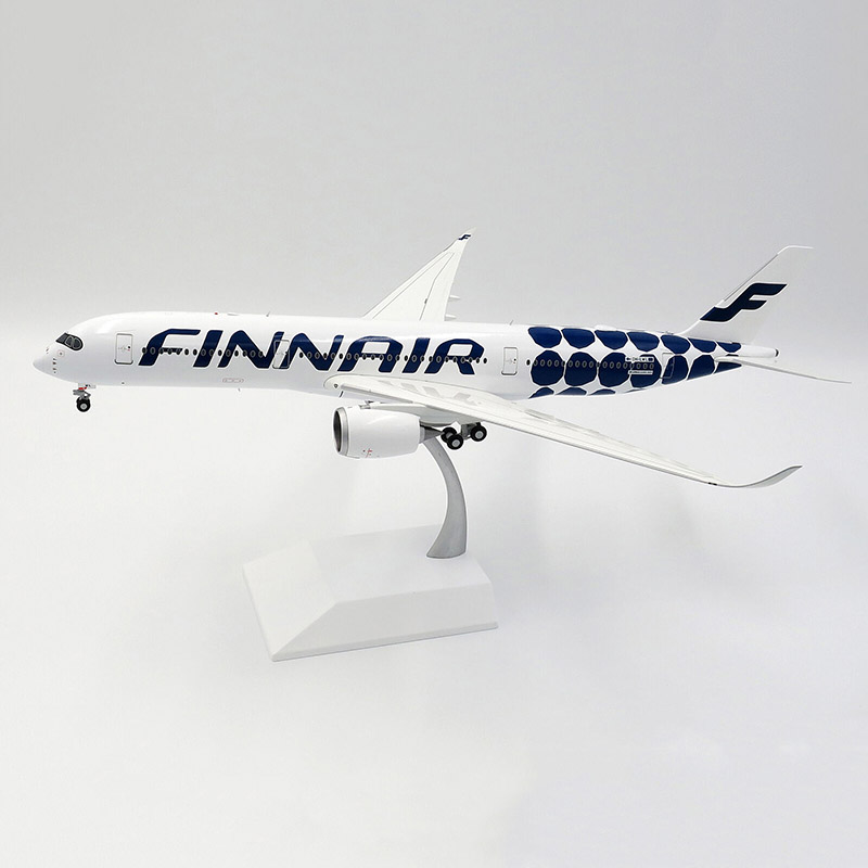 1: 200 scale 32.6CM Airbus 350 A350 aircraft passenger aircraft FINNAIR airline alloy model collectible die-cast toy collection 1: 200 scale 32.6CM Airbus 350 A350 aircraft passenger aircraft FINNAIR airline alloy model collectible die-cast toy collection